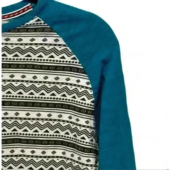 Free Planet Unisex Geometric Raglan Sleeve T-Shirt Multicolor Size Large - Picture 2 of 7